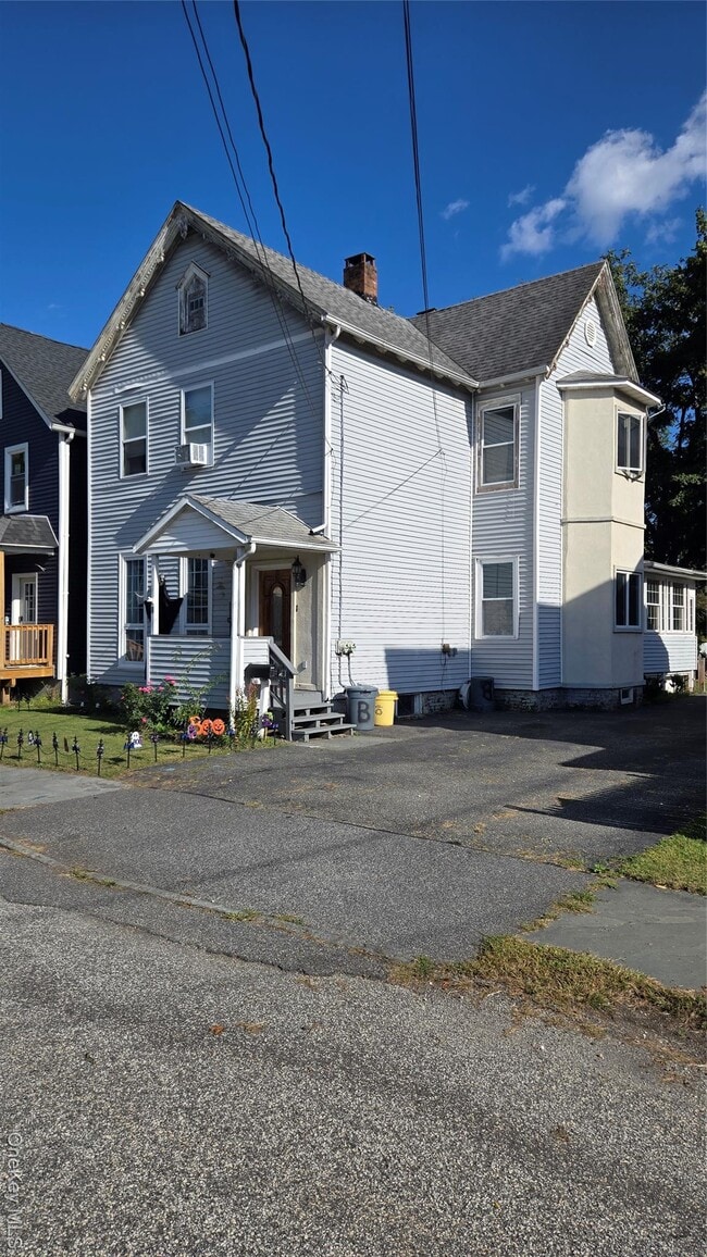 Primary Photo - 18 Washington Ave