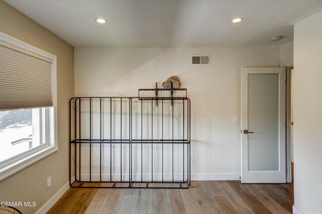 Building Photo - 4833 Dunman Ave