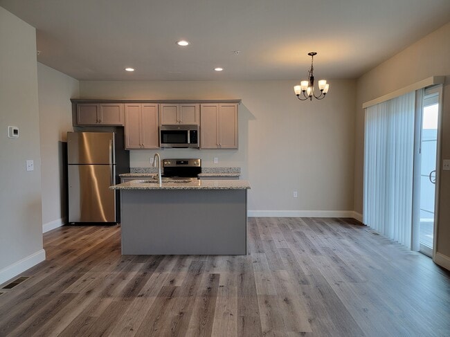 Building Photo - 262 Sage Blvd