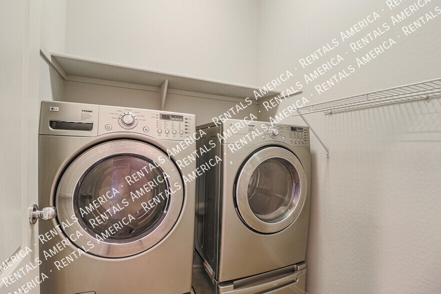 Building Photo - 21271 E Pecan Ln