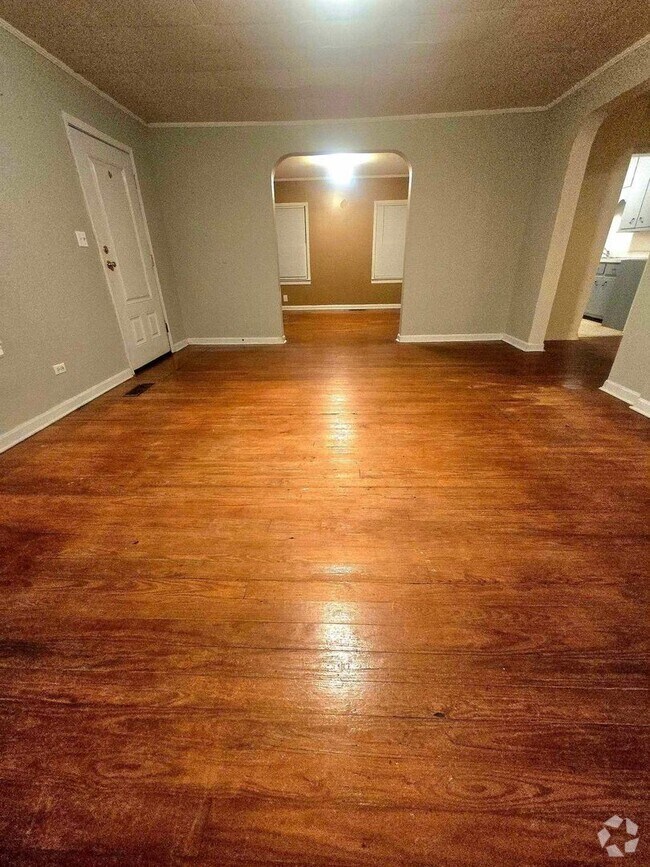 Building Photo - 3 bedroom & 1 bath located in Southside