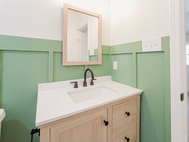 Building Photo - 2509 39th St