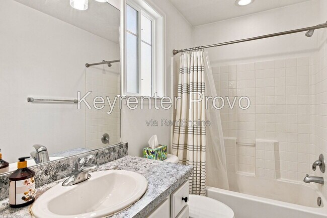 Building Photo - 1285 Alpine Way