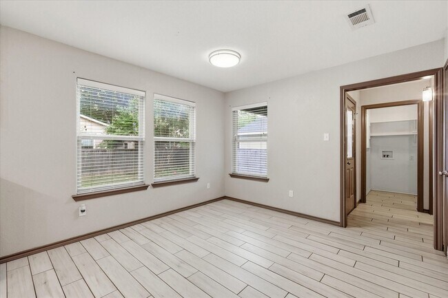 Building Photo - 1804 Glenmore Ave