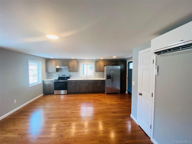 Building Photo - 35 Tobins Ln