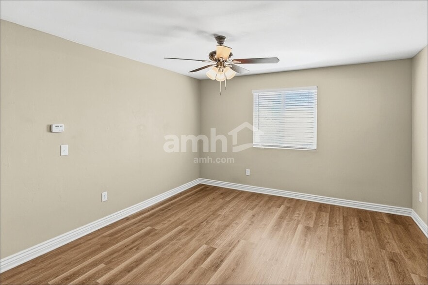 Building Photo - 8933 N Country Cove Tr