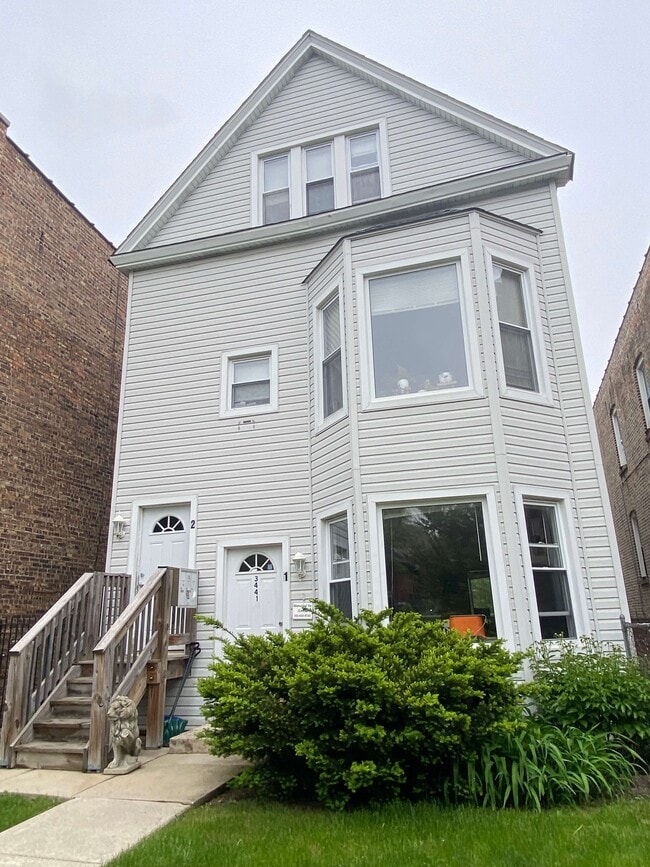 Building Photo - 3441 N Ridgeway Ave