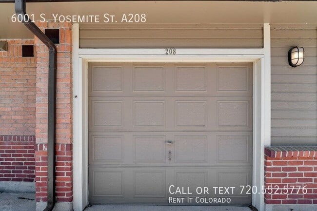 Building Photo - 6001 S Yosemite St