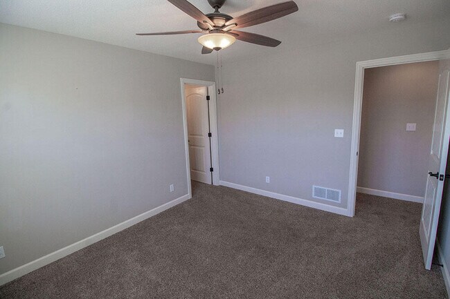 Building Photo - 7407 Pemberton Dr