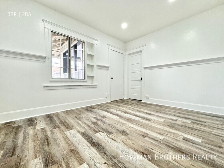 Building Photo - 1518 11th Pl