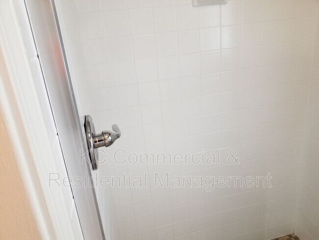 Building Photo - 10013 N Harrison Dr