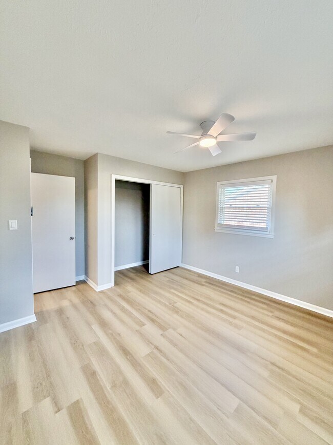 Building Photo - 520 Cricklewood Dr