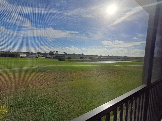 Building Photo - 20660 HAZELNUT Ct