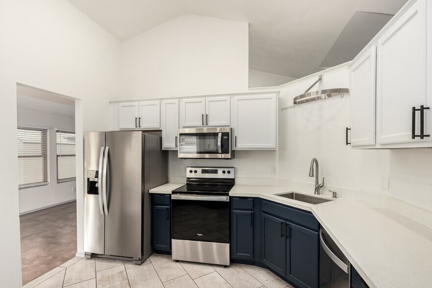 Building Photo - 3981 E South Fork Dr