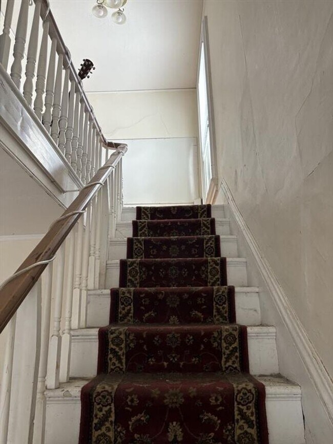 Building Photo - 98 N Main Ave