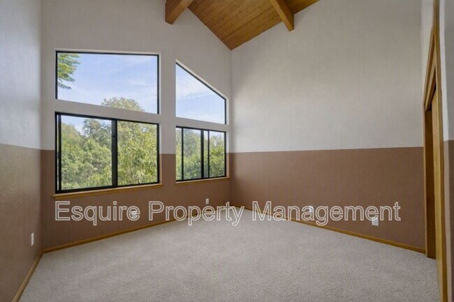 Building Photo - 4290 Aspen Ln