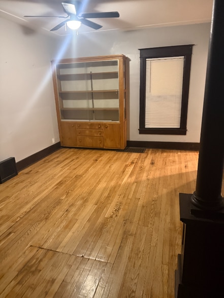 Building Photo - 253 Lincoln St