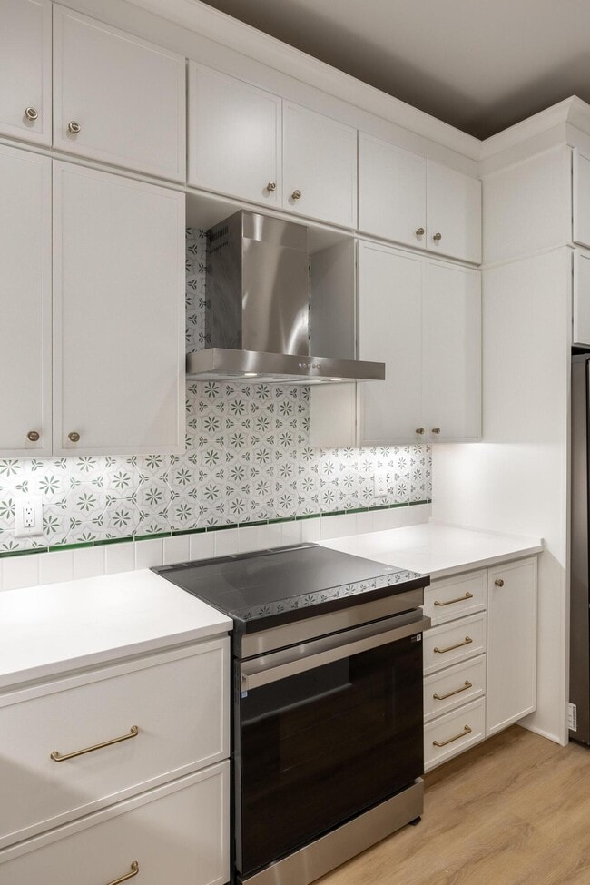 Building Photo - 265 Trunk St NE