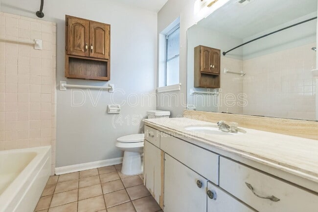 Building Photo - 13331 Villagrove Dr