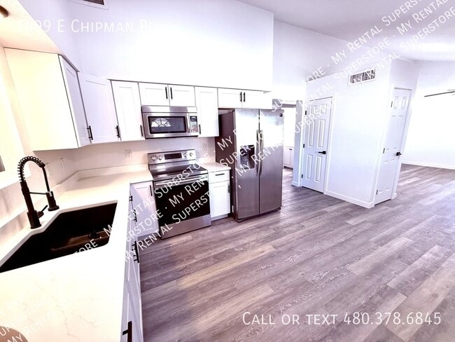 Building Photo - 1009 E Chipman Rd