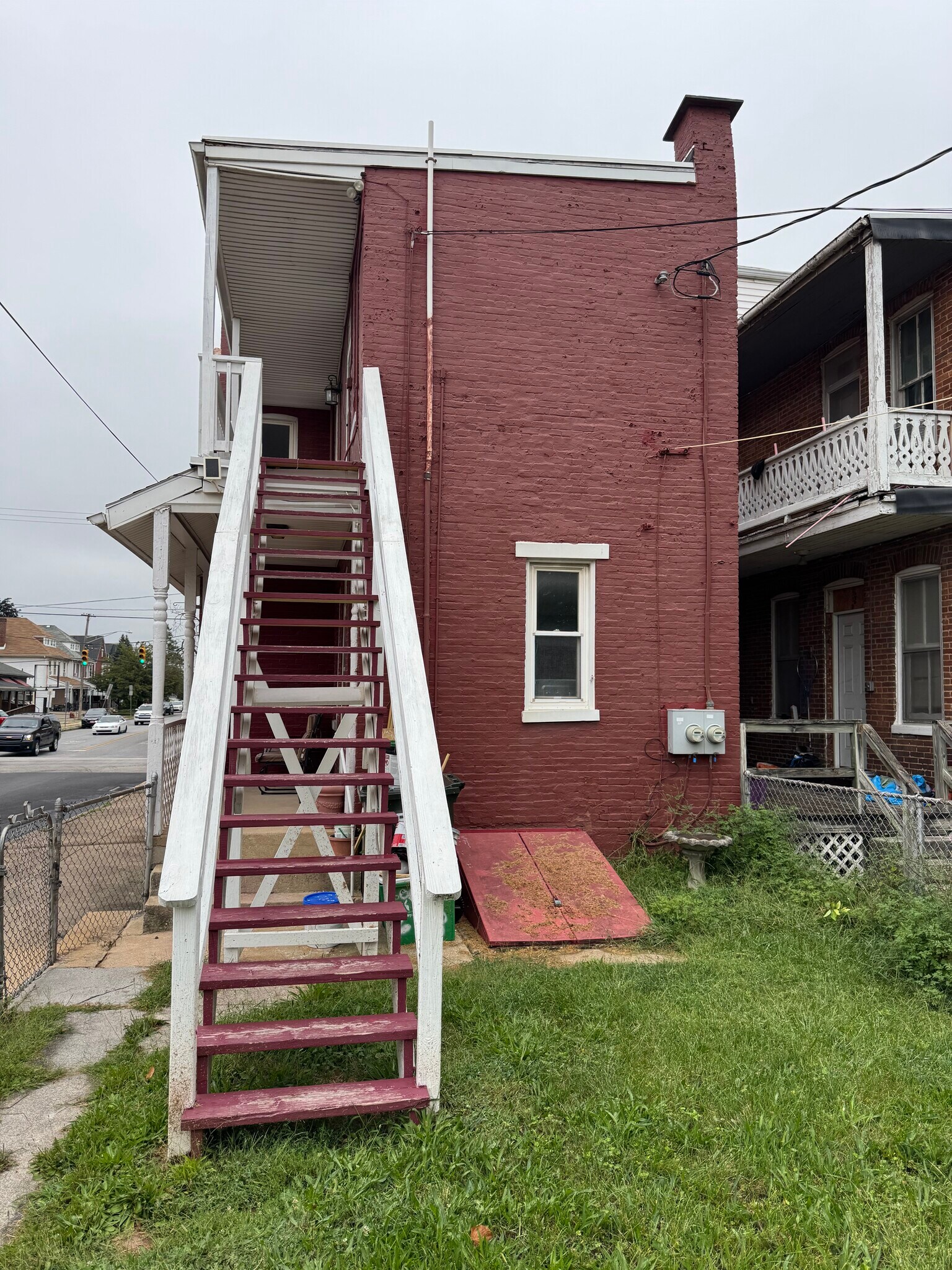 Building Photo - 638 Roosevelt Ave