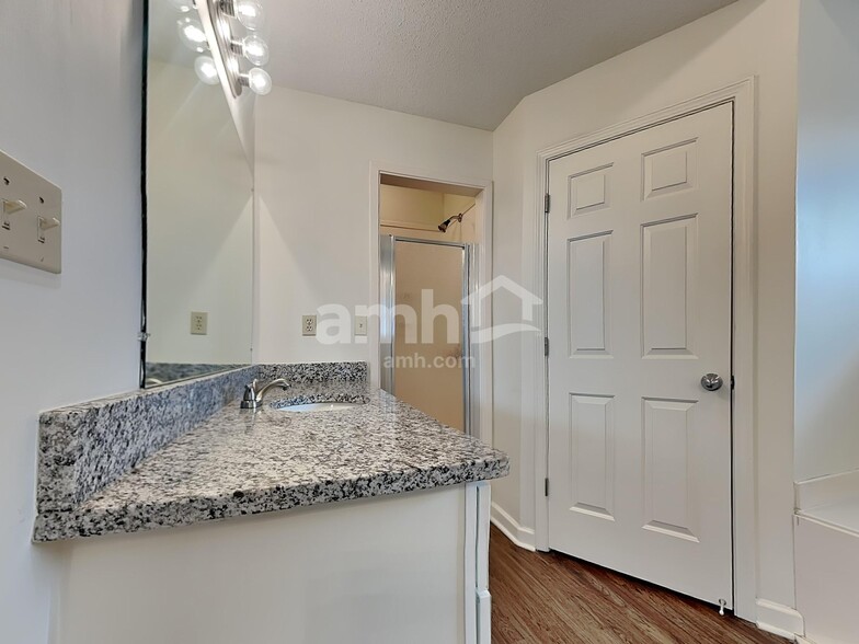 Building Photo - 4343 Shiney Point Cv