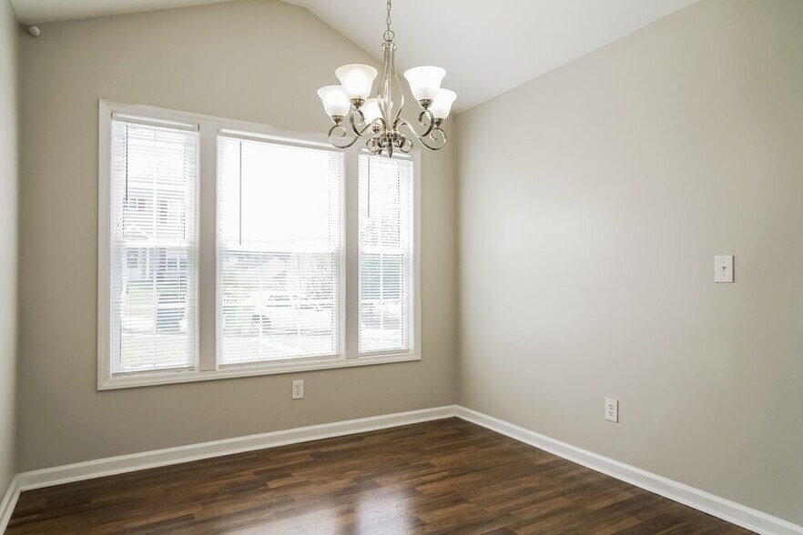 Building Photo - 4012 Mindspring Dr