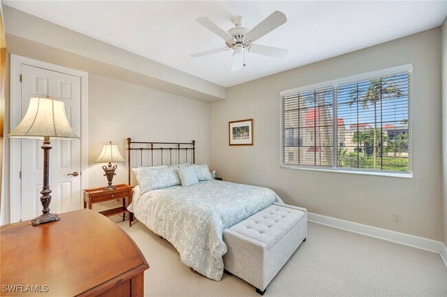 Building Photo - 1004 5th St S