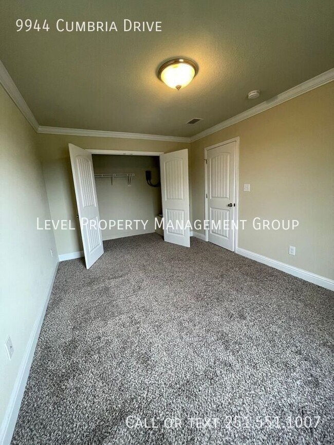 Building Photo - 9944 Cumbria Drive