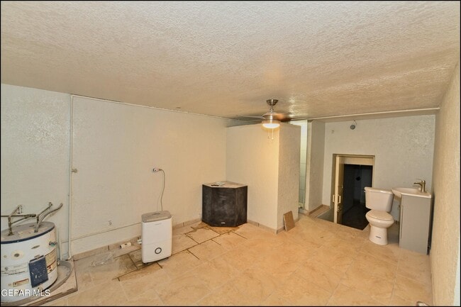 Building Photo - 3030 Aurora Ave