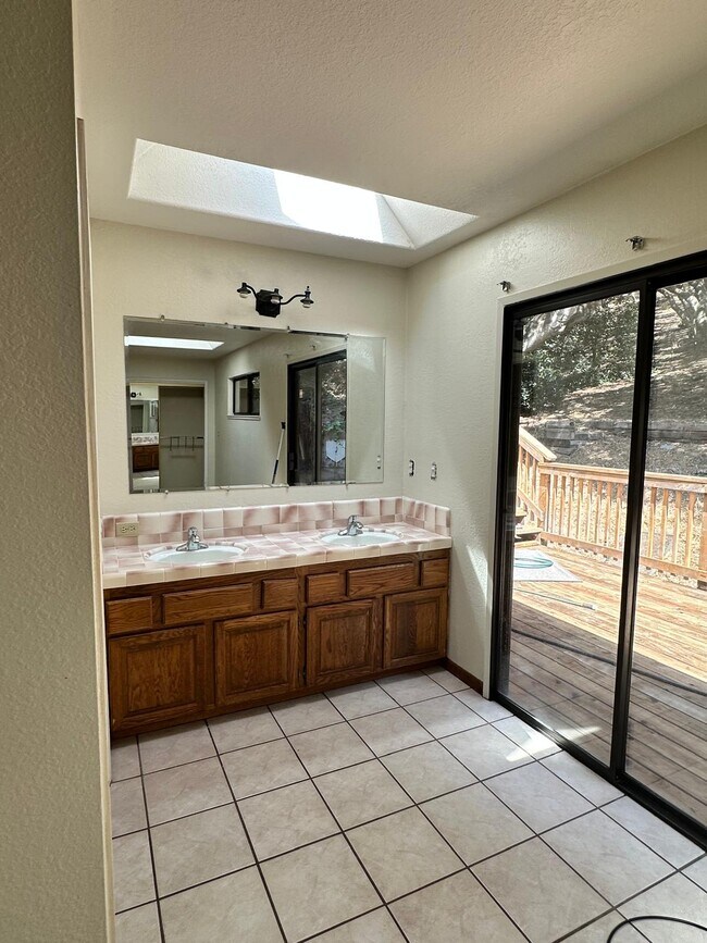 Building Photo - 2431 Rifle Range Dr