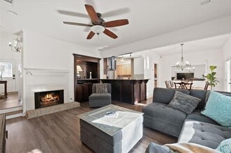 Building Photo - 5120 Chemin De Vie NE