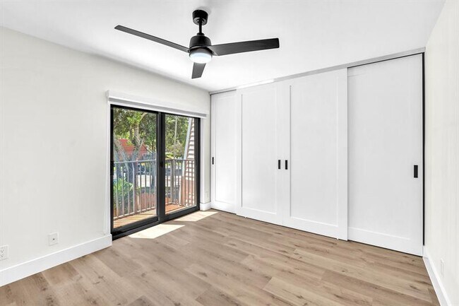 Building Photo - 9919 NW 6th Ct