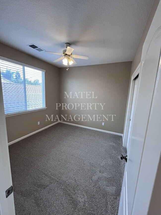 Building Photo - Move in Special see ad