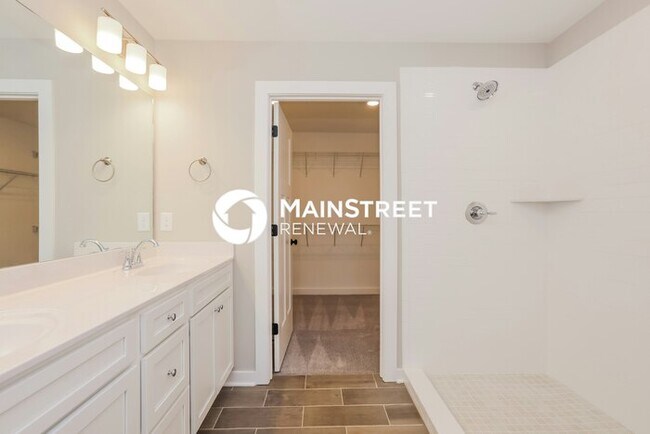 Building Photo - 4 Bedroom Pet-Friendly Home in Murfreesbor...