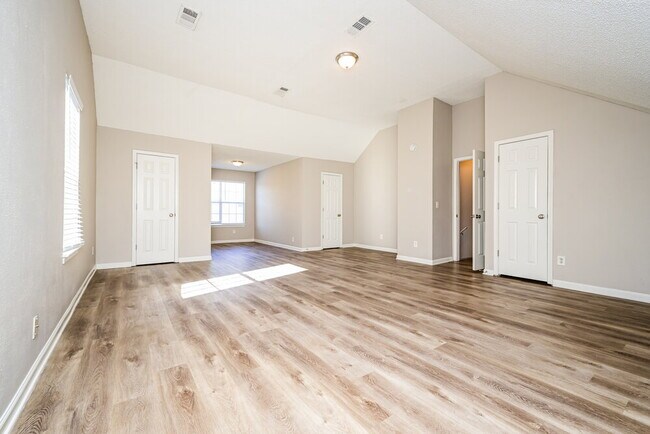 Building Photo - 6686 Pole Creek Dr