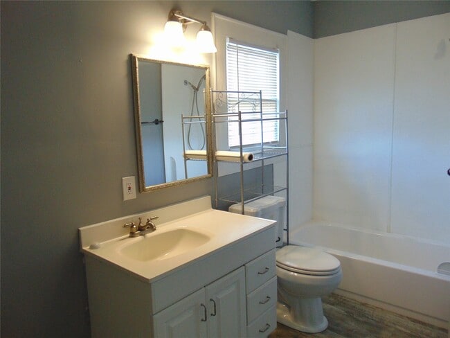 Building Photo - 5113 Avenue O 1/2