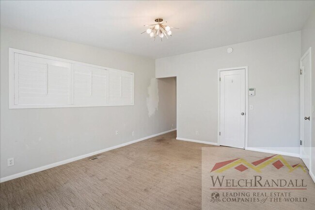 Building Photo - Beautifully Updated Single Family Home in ...