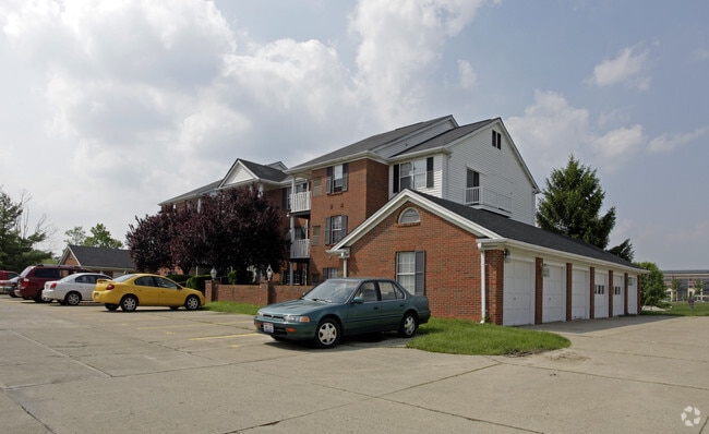 Primary Photo - Apartments on Ivy Pointe Blvd