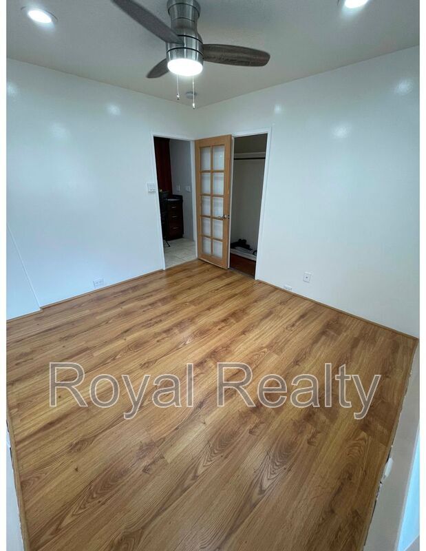 Building Photo - 2755 Dow St