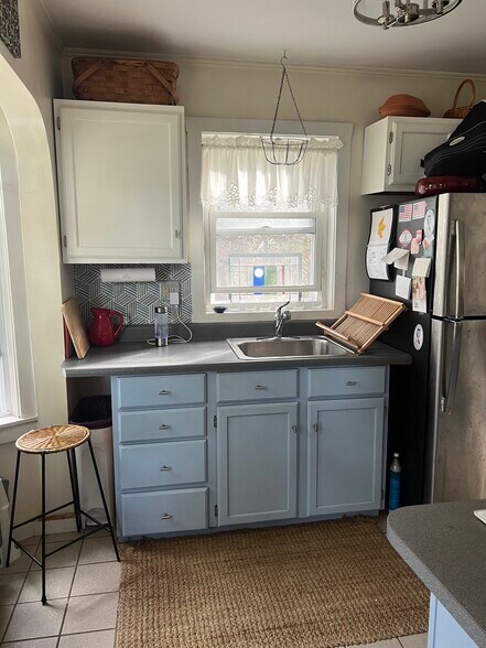 Building Photo - 42 Haskins Ave