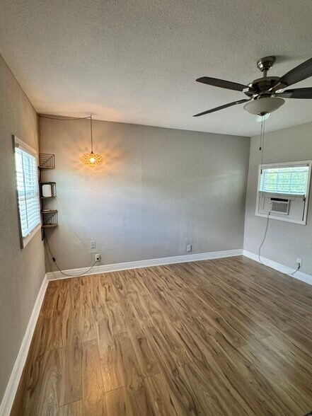Building Photo - 1207 E 18th Ave