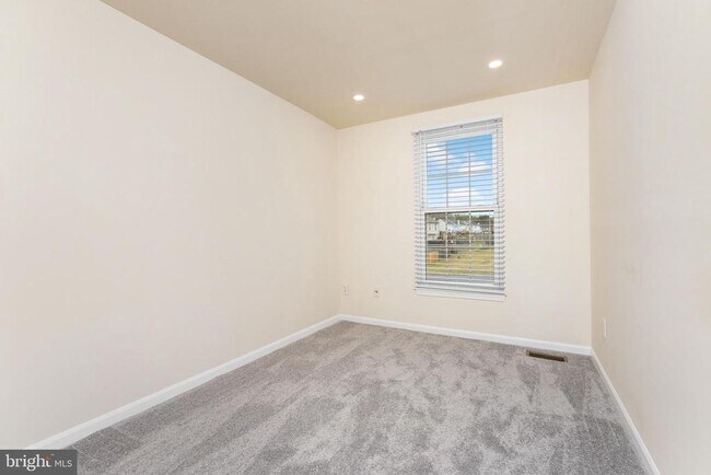 Building Photo - 3421 Belleplain Ct