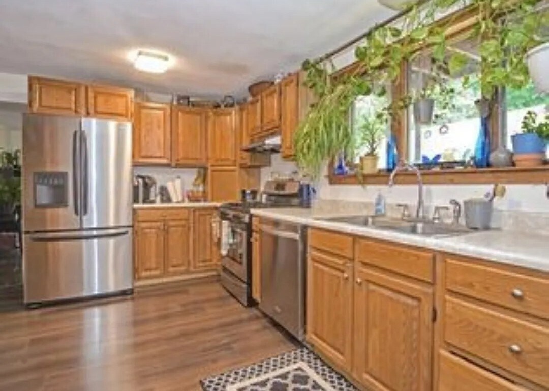 Building Photo - 393 Kelley Blvd