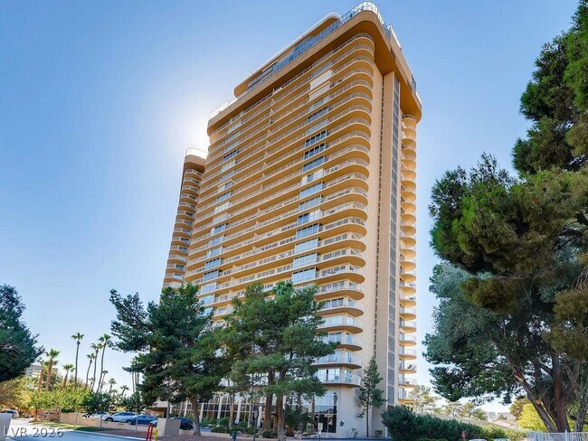 Building Photo - 3111 Bel Air Dr