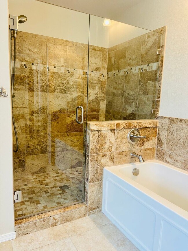 Building Photo - Rental