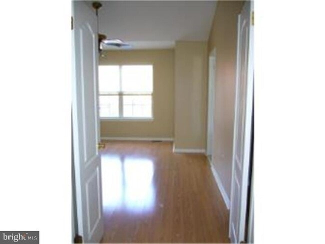 Building Photo - 3402 S Carriage Ct