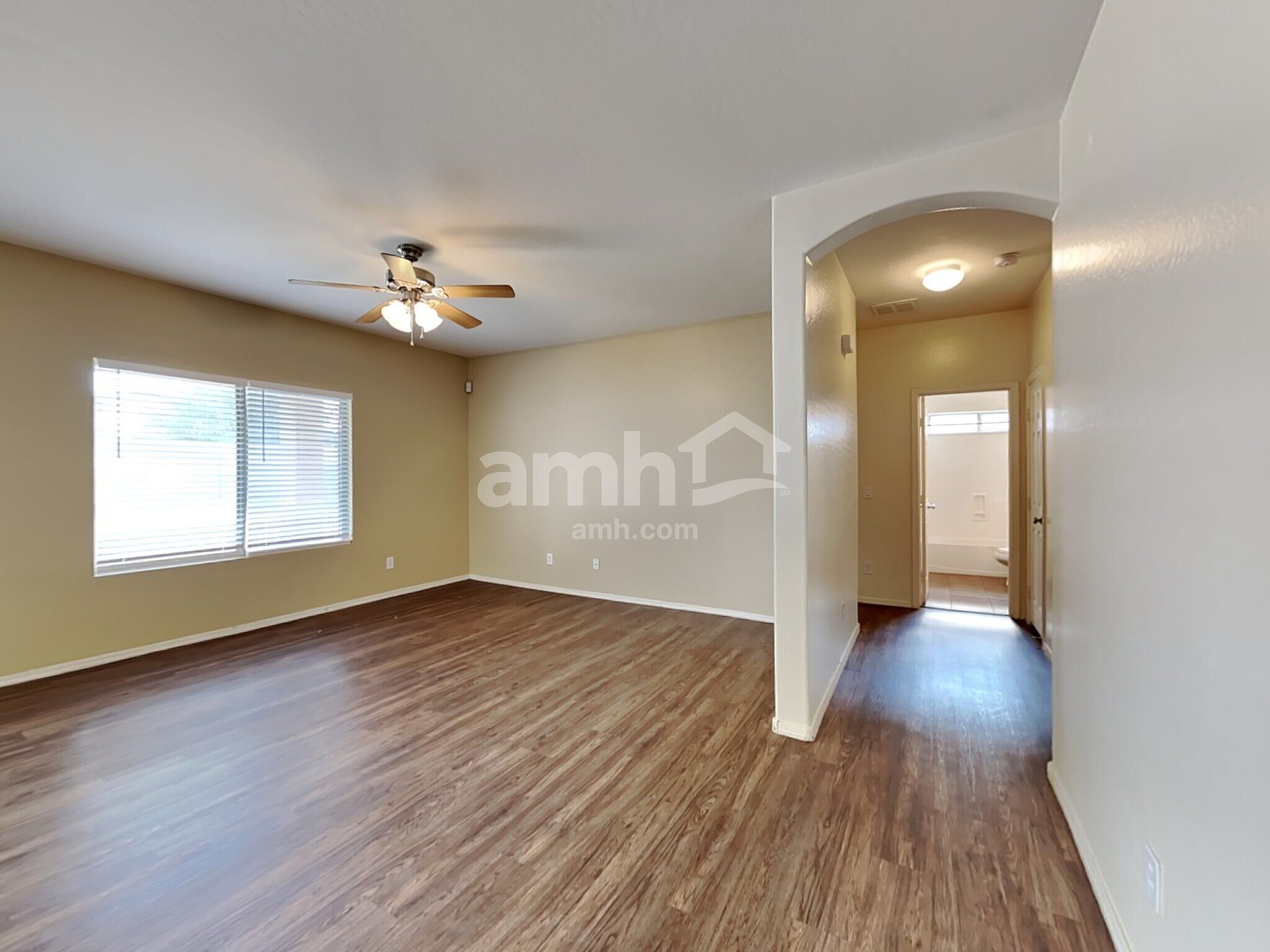 Building Photo - 99 S 165th Dr