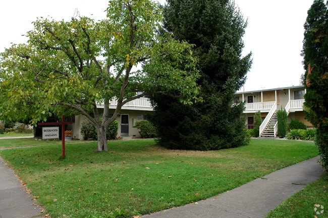 Building Photo - 220 Brookwood Ave