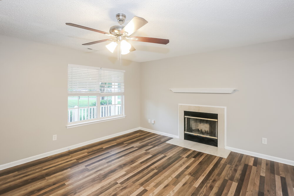 Building Photo - 11240 Northwoods Forest Dr